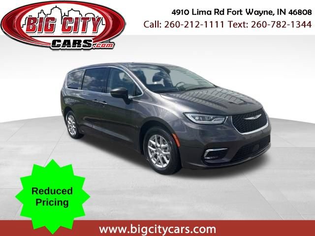 Used 2023 Chrysler Pacifica Touring-L