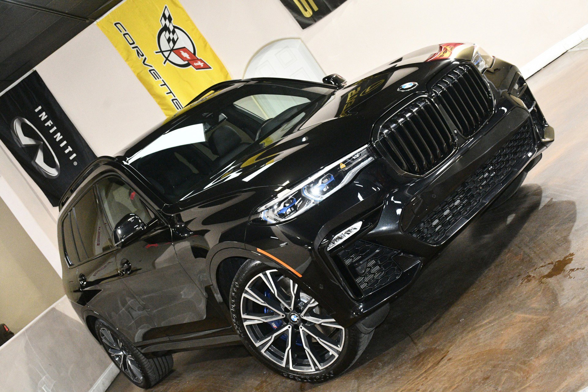Used 2022 BMW X7 M50i w/ Luxury Seating Package image 77