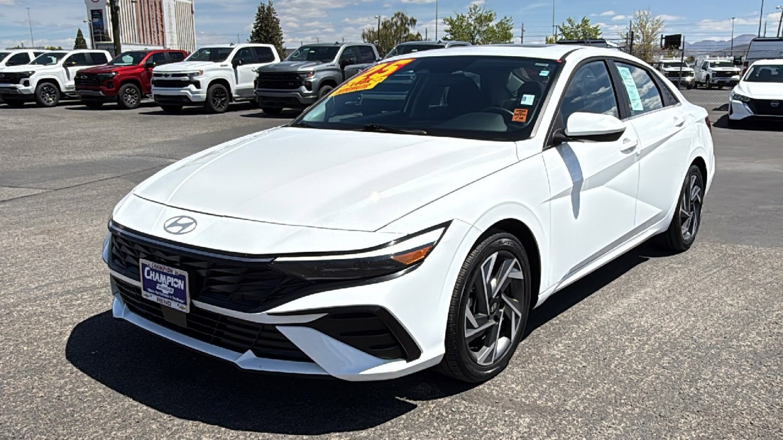 Used 2025 Hyundai Elantra SEL FWD image 1