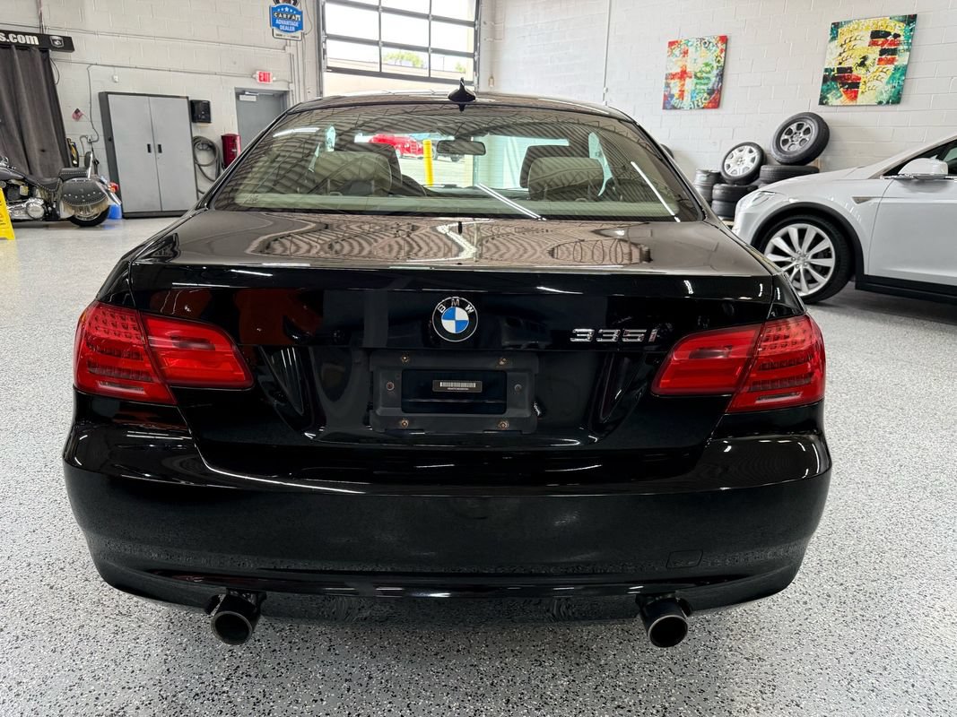 Used 2013 BMW 335i xDrive Coupe AWD/4WD image 4