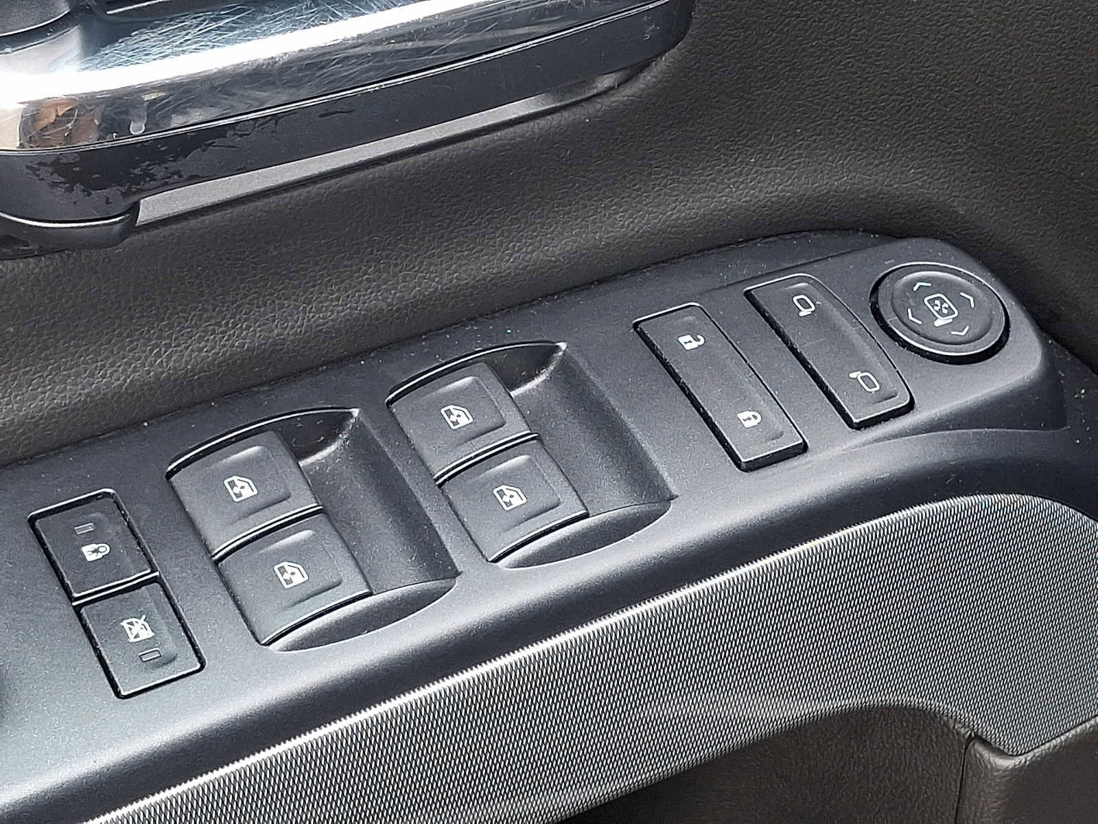 Used 2018 Chevrolet Silverado 1500 LT w/ All Star Edition image 25