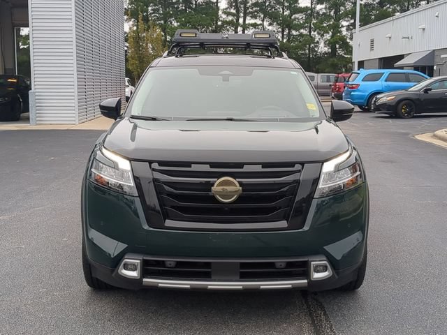 Used 2024 Nissan Pathfinder Platinum w/ Black Appearance Package AWD/4WD image 8