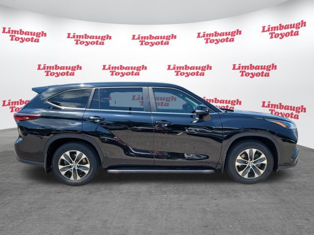 Used 2024 Toyota Highlander XLE AWD/4WD image 28