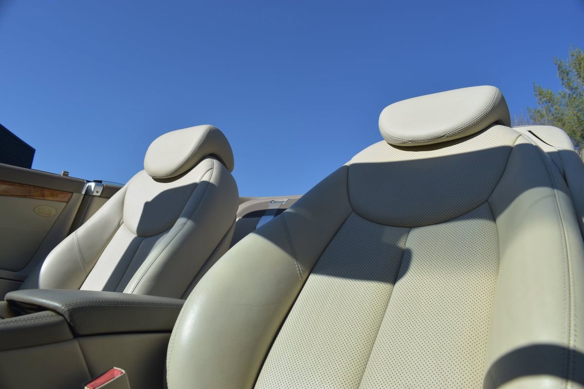 Used 2004 Mercedes-Benz SL 500 w/ Comfort Pkg image 2