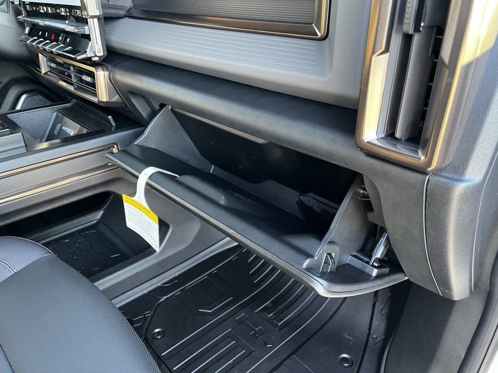 New 2025 GMC Hummer EV 3X image 40