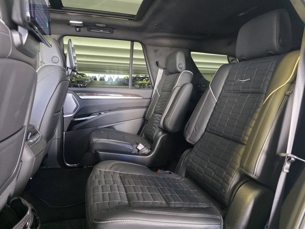 New 2026 Cadillac Escalade Platinum Sport AWD/4WD image 13