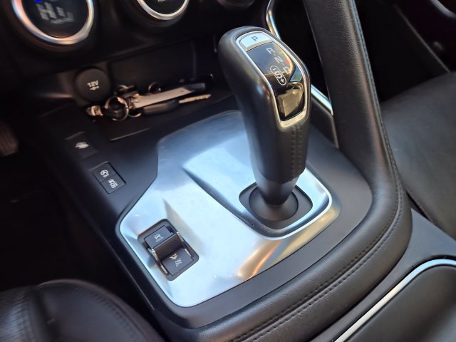 Used 2018 Jaguar E-PACE SE AWD/4WD image 18