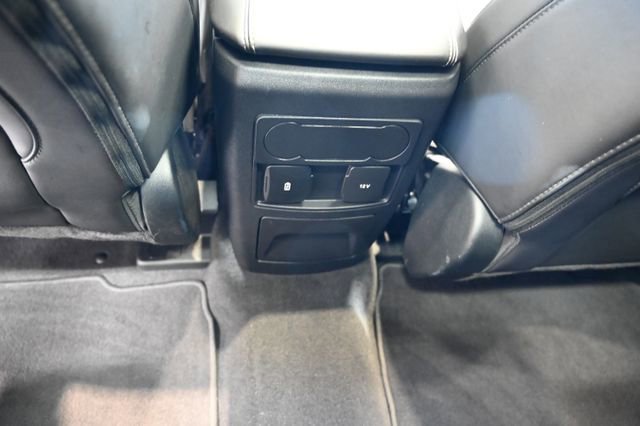 Used 2022 Ford Explorer XLT w/ Equipment Group 202A image 28