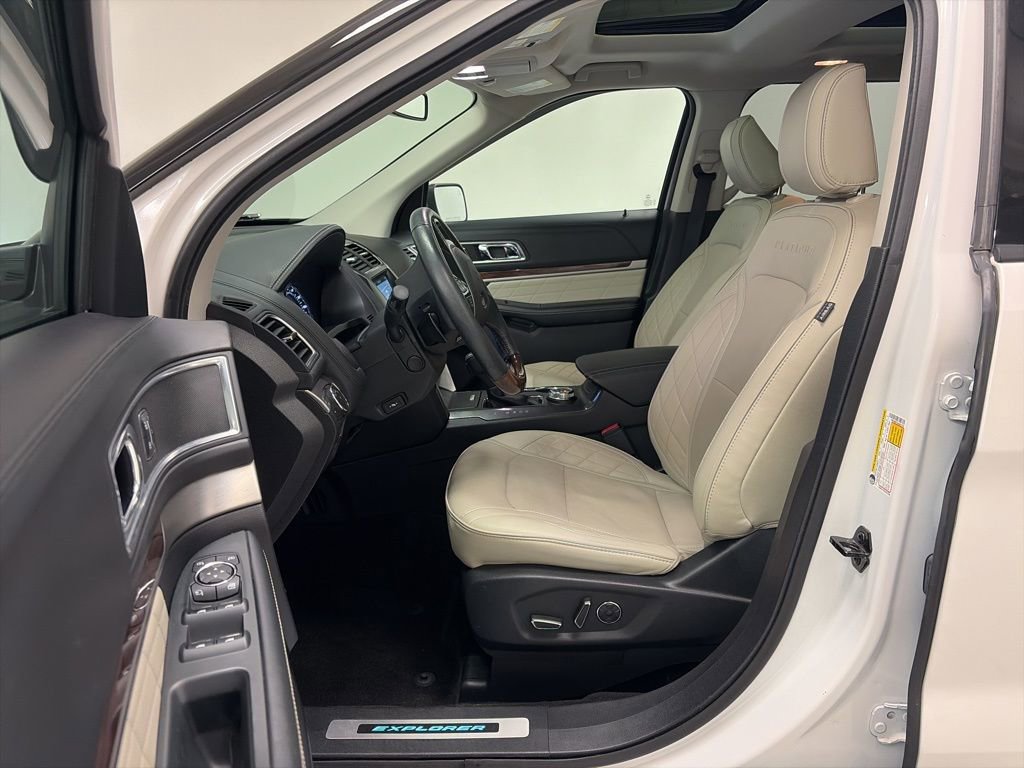 Used 2018 Ford Explorer Platinum AWD/4WD image 13