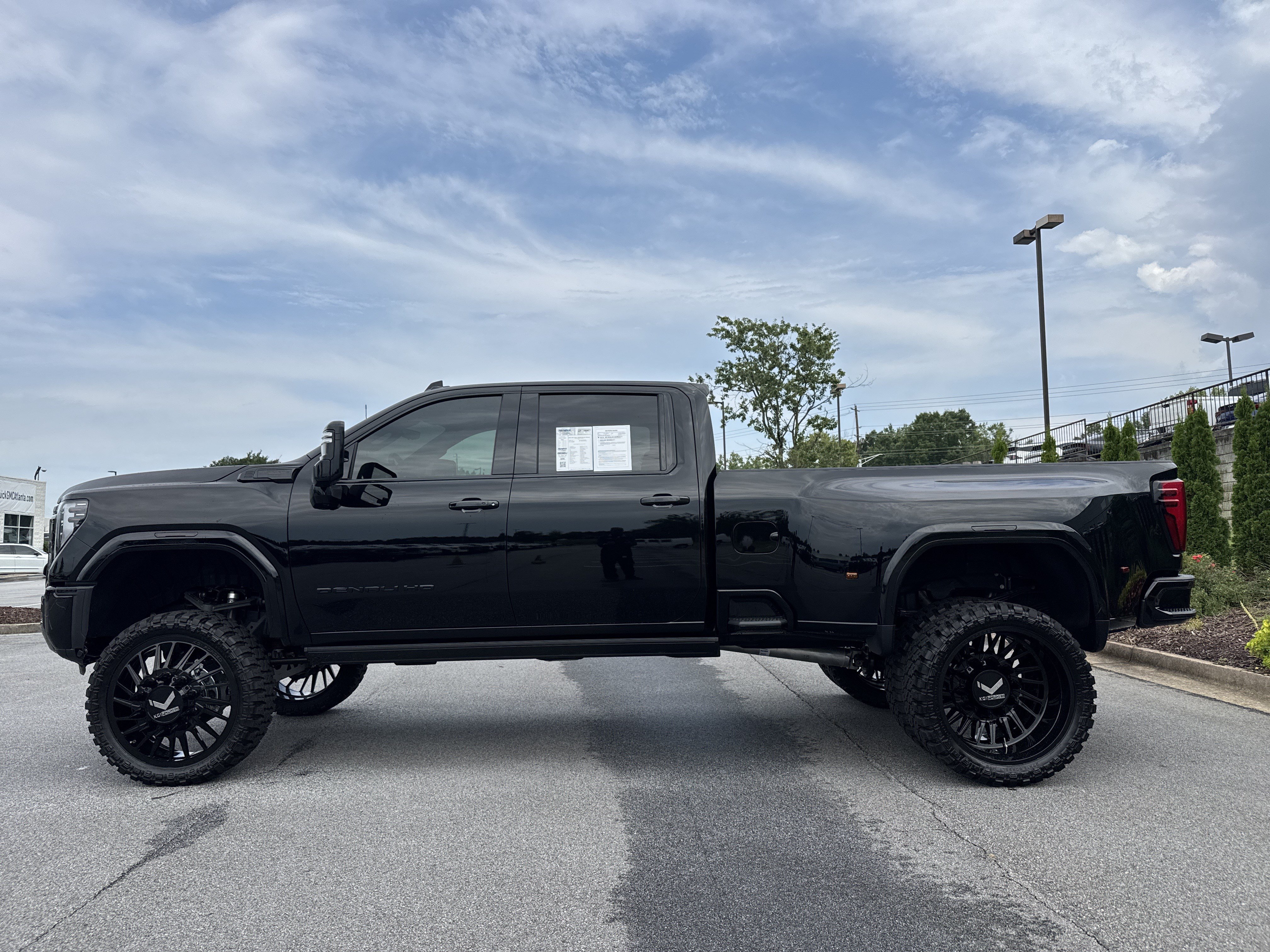Used 2026 GMC Sierra 3500 Denali Ultimate AWD/4WD image 7