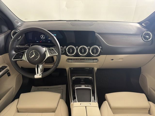 Used 2025 Mercedes-Benz GLA 250 4MATIC image 13