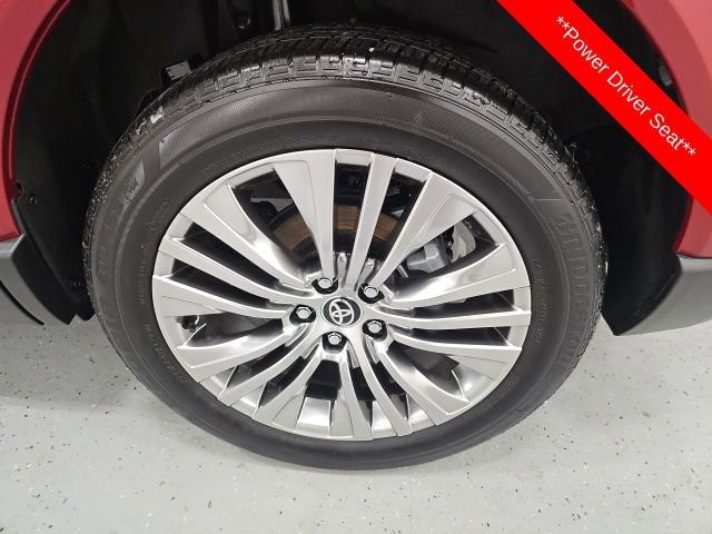 Certified 2024 Toyota Venza XLE image 13