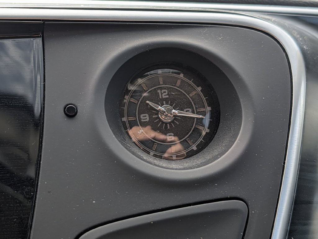 Used 2020 Buick Envision Essence FWD image 18