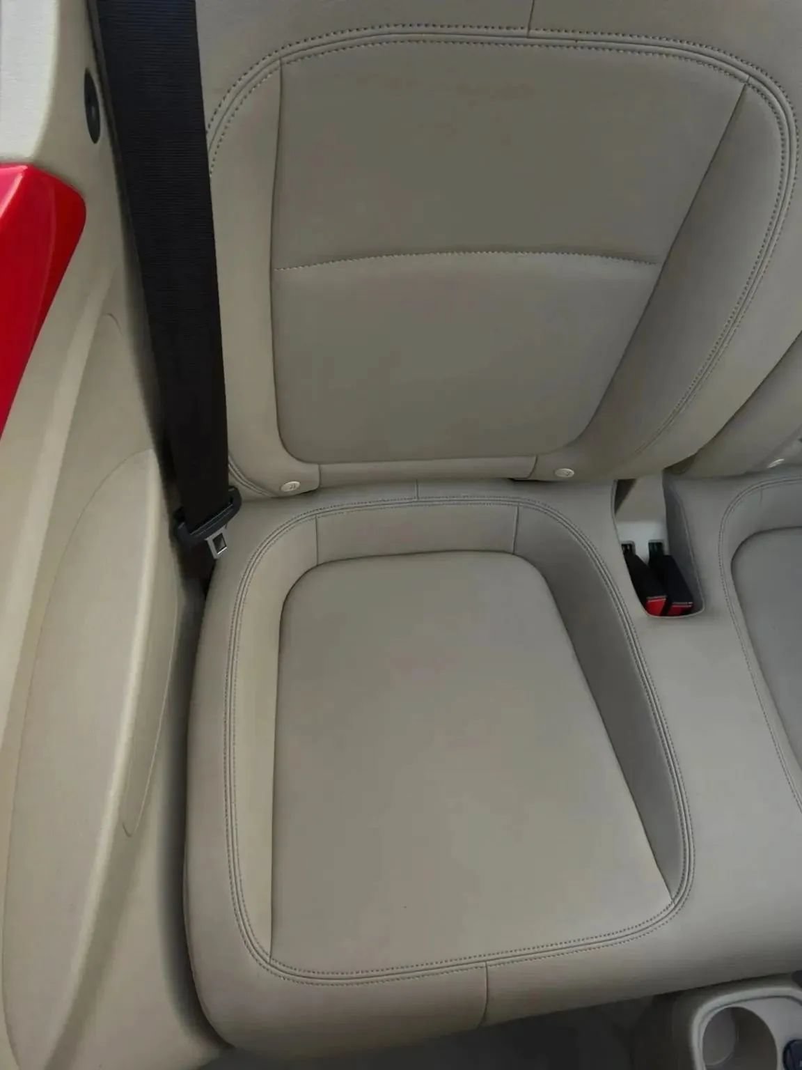 Used 2013 Volkswagen Beetle TDI FWD image 16