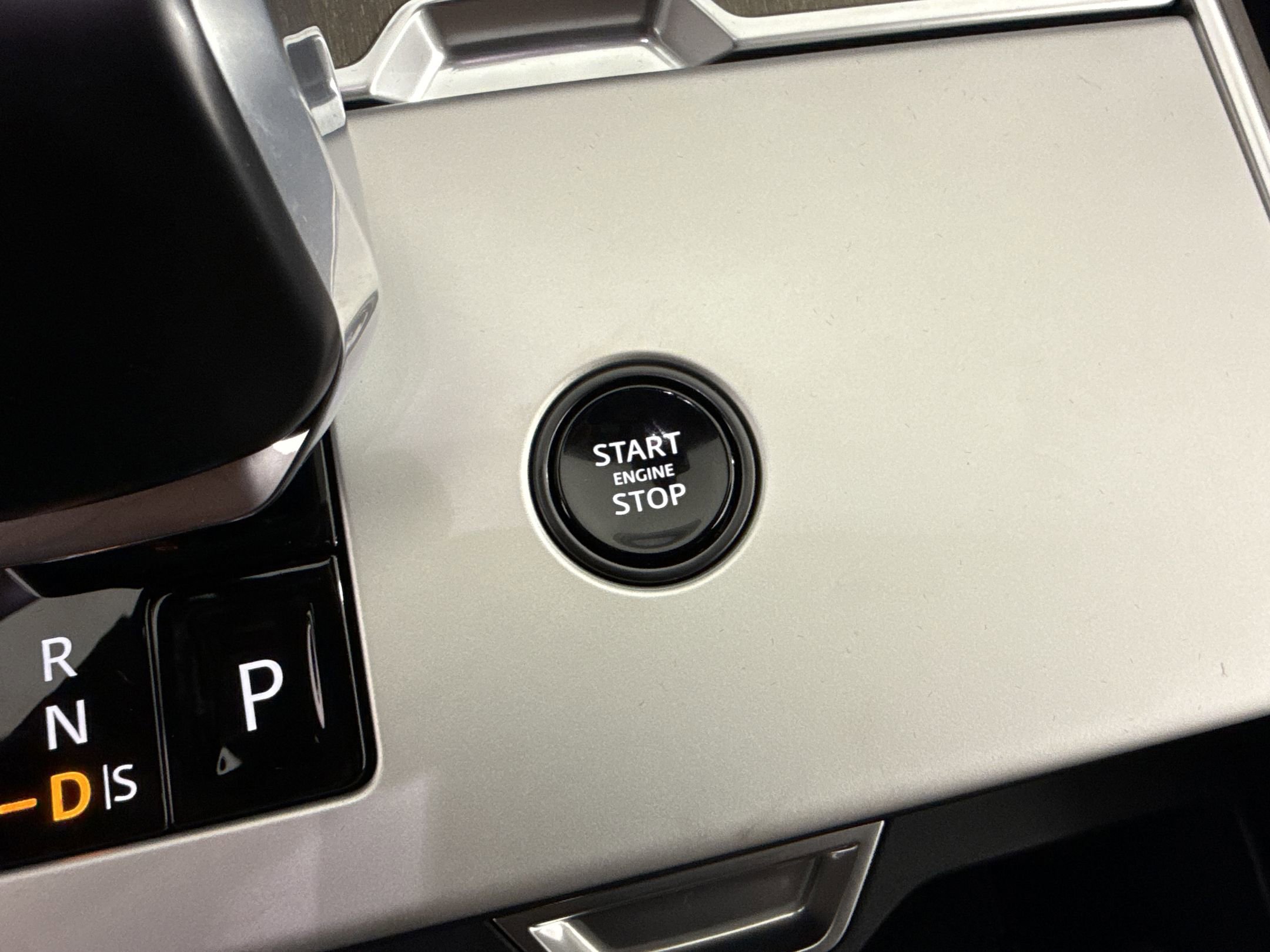 New 2026 Land Rover Range Rover SV image 23