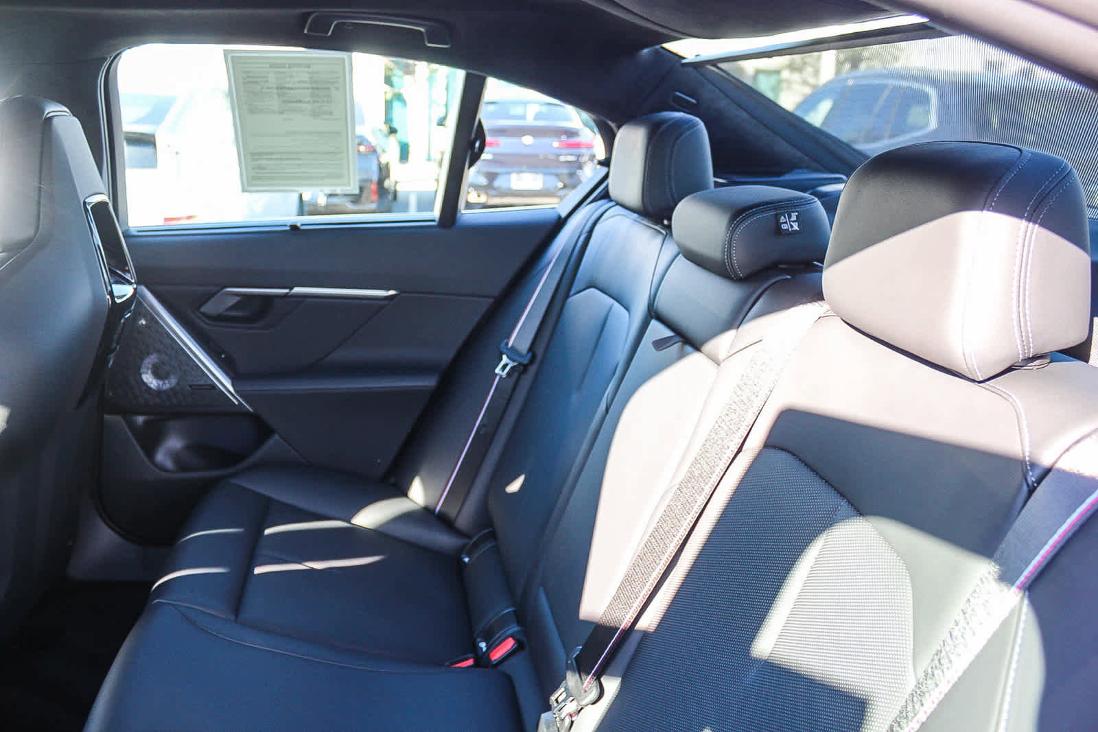 Used 2025 BMW M5 image 17