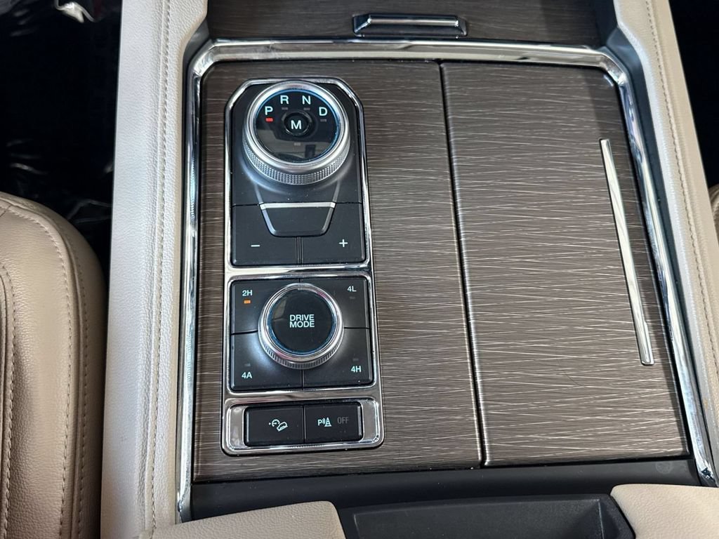 Used 2024 Ford Expedition Limited AWD/4WD image 23
