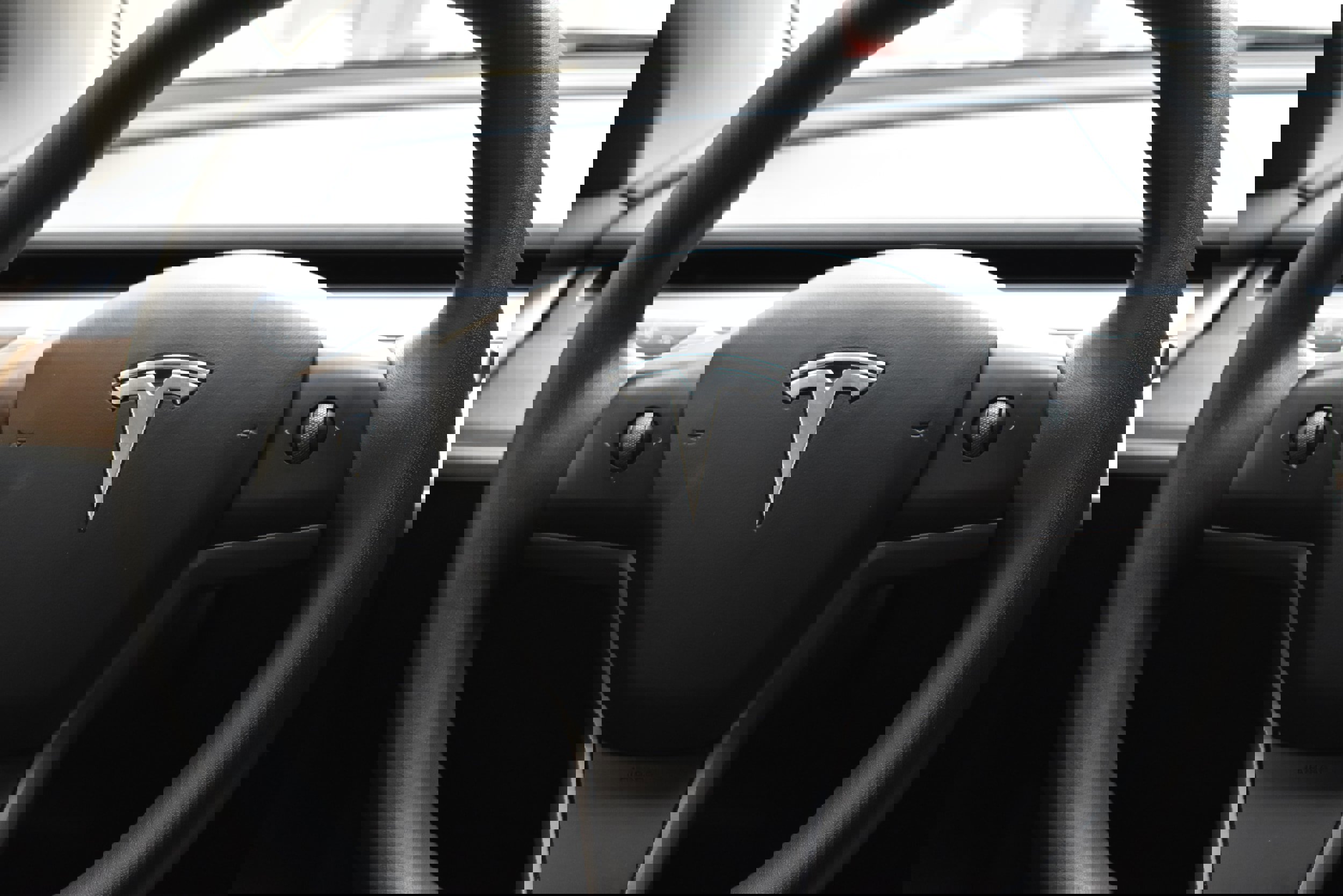 Used 2023 Tesla Model 3 Standard Range image 31