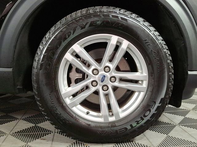 Used 2023 Ford Explorer XLT w/ Equipment Group 202A image 11