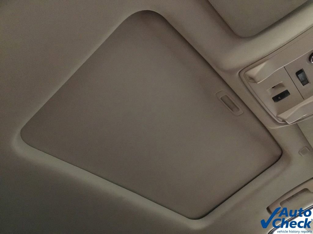 Used 2017 Cadillac Escalade Luxury AWD/4WD image 40