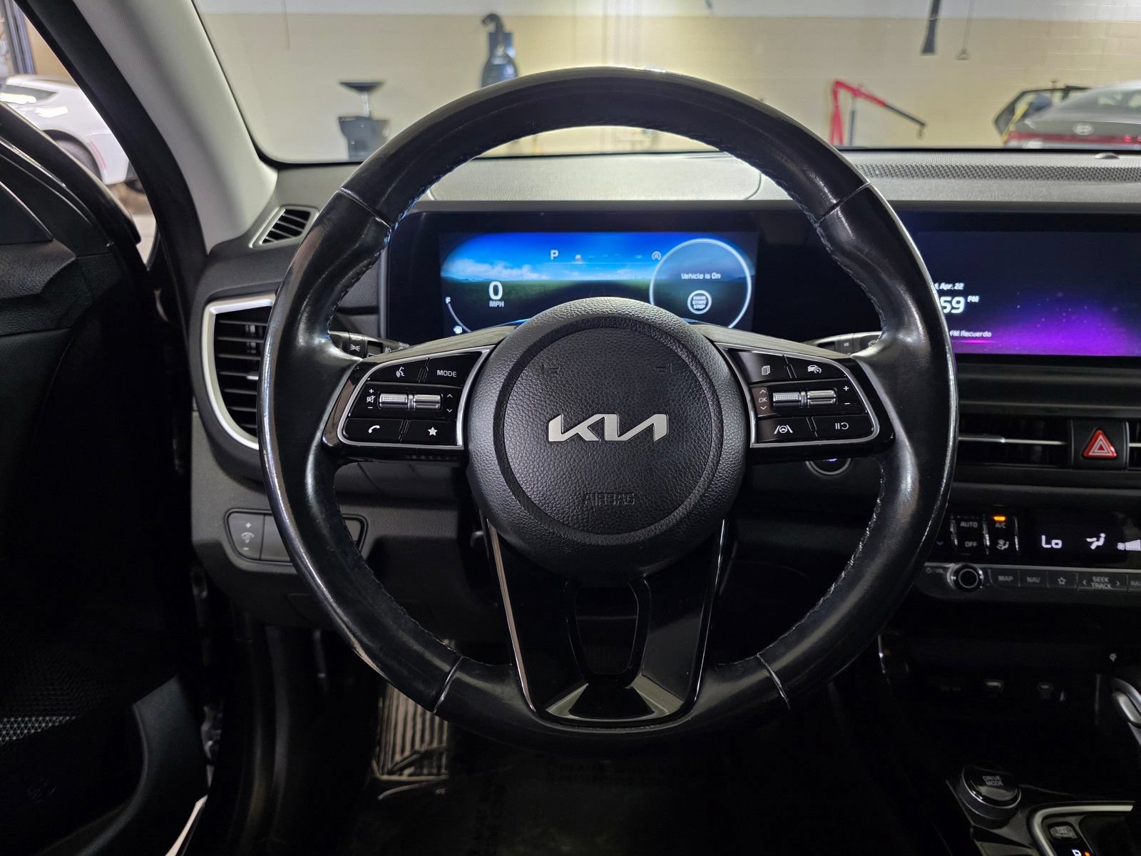 Used 2024 Kia Seltos EX FWD image 29