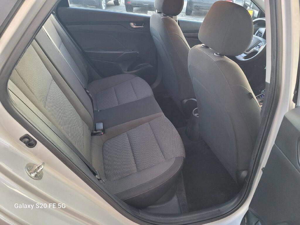 Used 2020 Hyundai Accent SE image 12