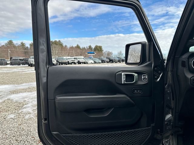 Used 2018 Jeep Wrangler Unlimited Sahara w/ Dual Top Group image 23