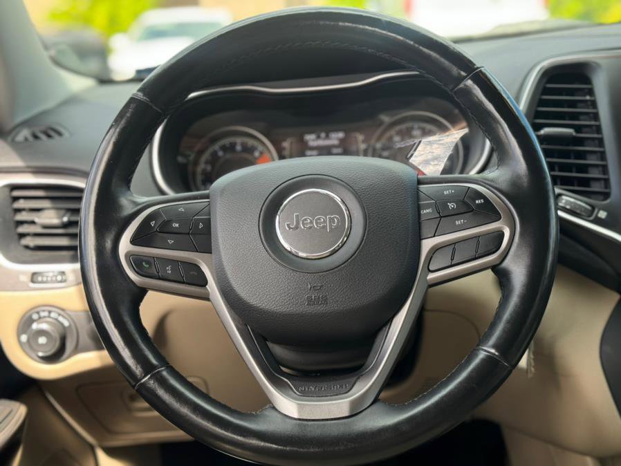 Used 2019 Jeep Cherokee Latitude w/ Cold Weather Group image 19