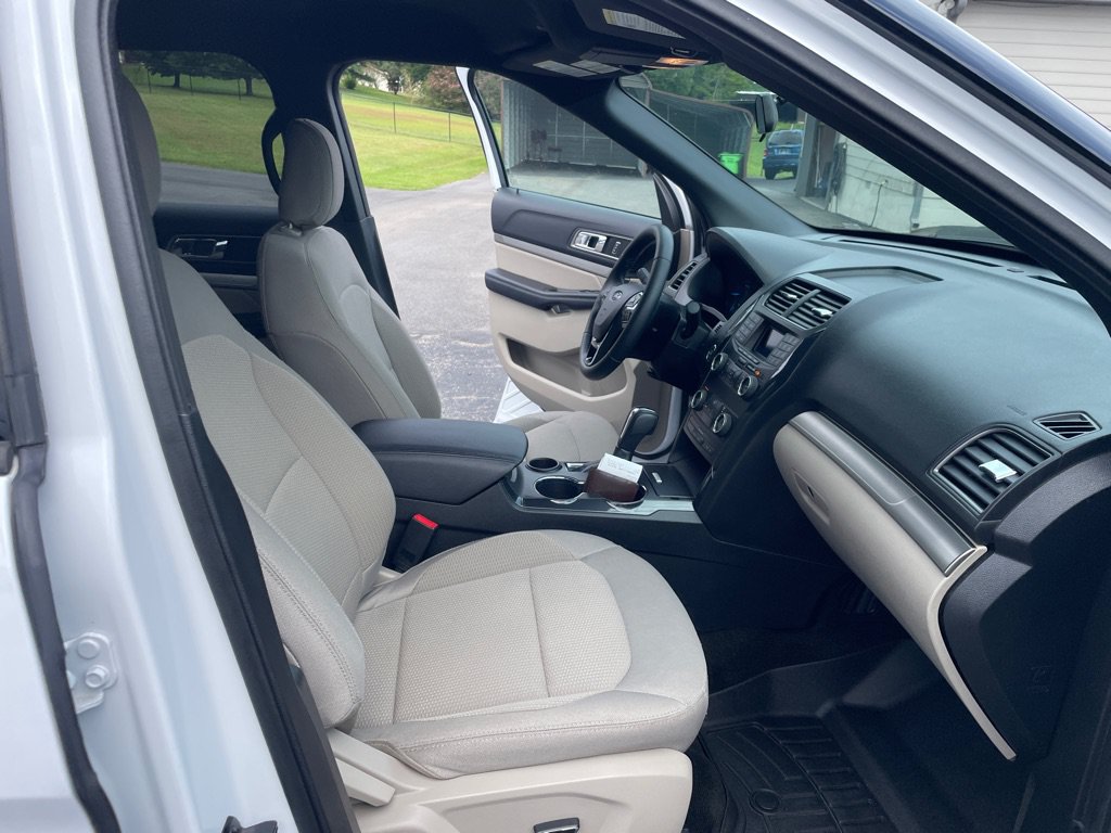 Used 2018 Ford Explorer XLT FWD image 21