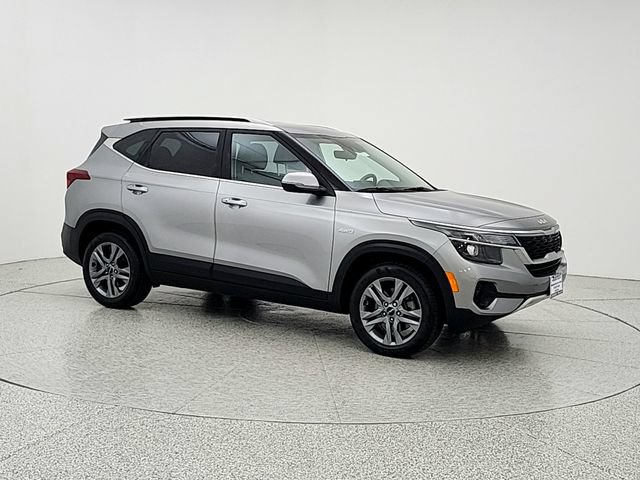 Used 2023 Kia Seltos S AWD/4WD image 3