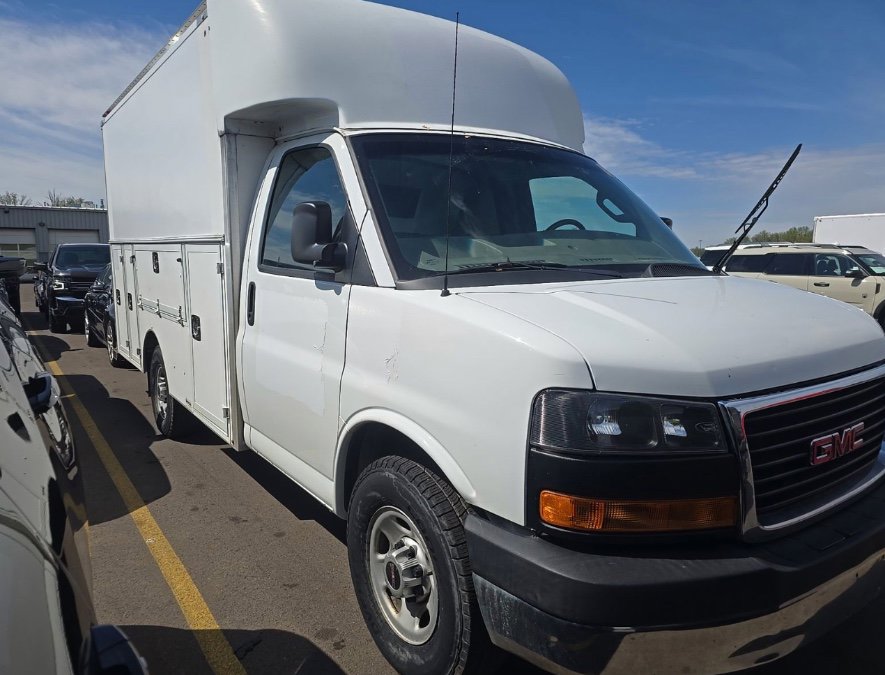 Used 2016 GMC Savana 3500 RWD image 3