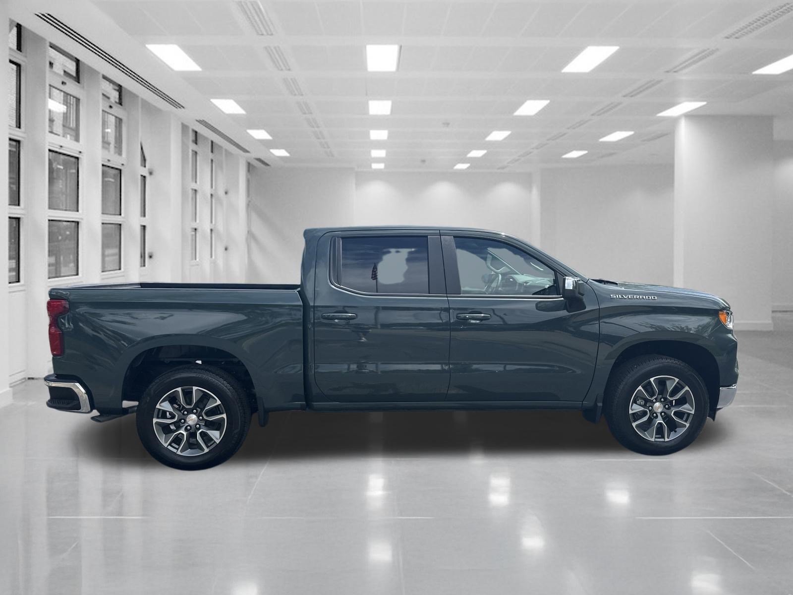 Certified 2026 Chevrolet Silverado 1500 LT RWD image 4
