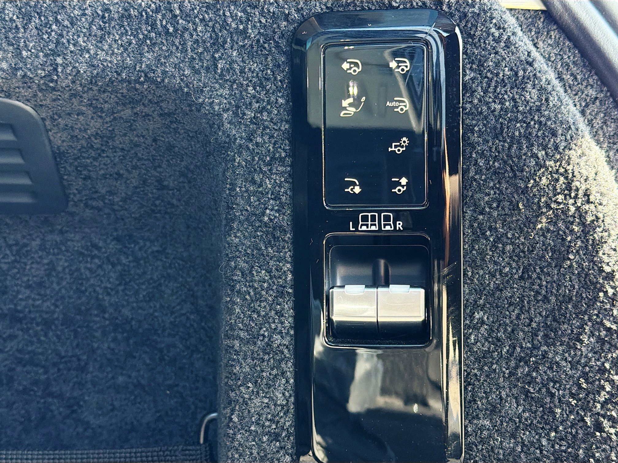 Used 2024 Land Rover Range Rover Autobiography AWD/4WD image 12