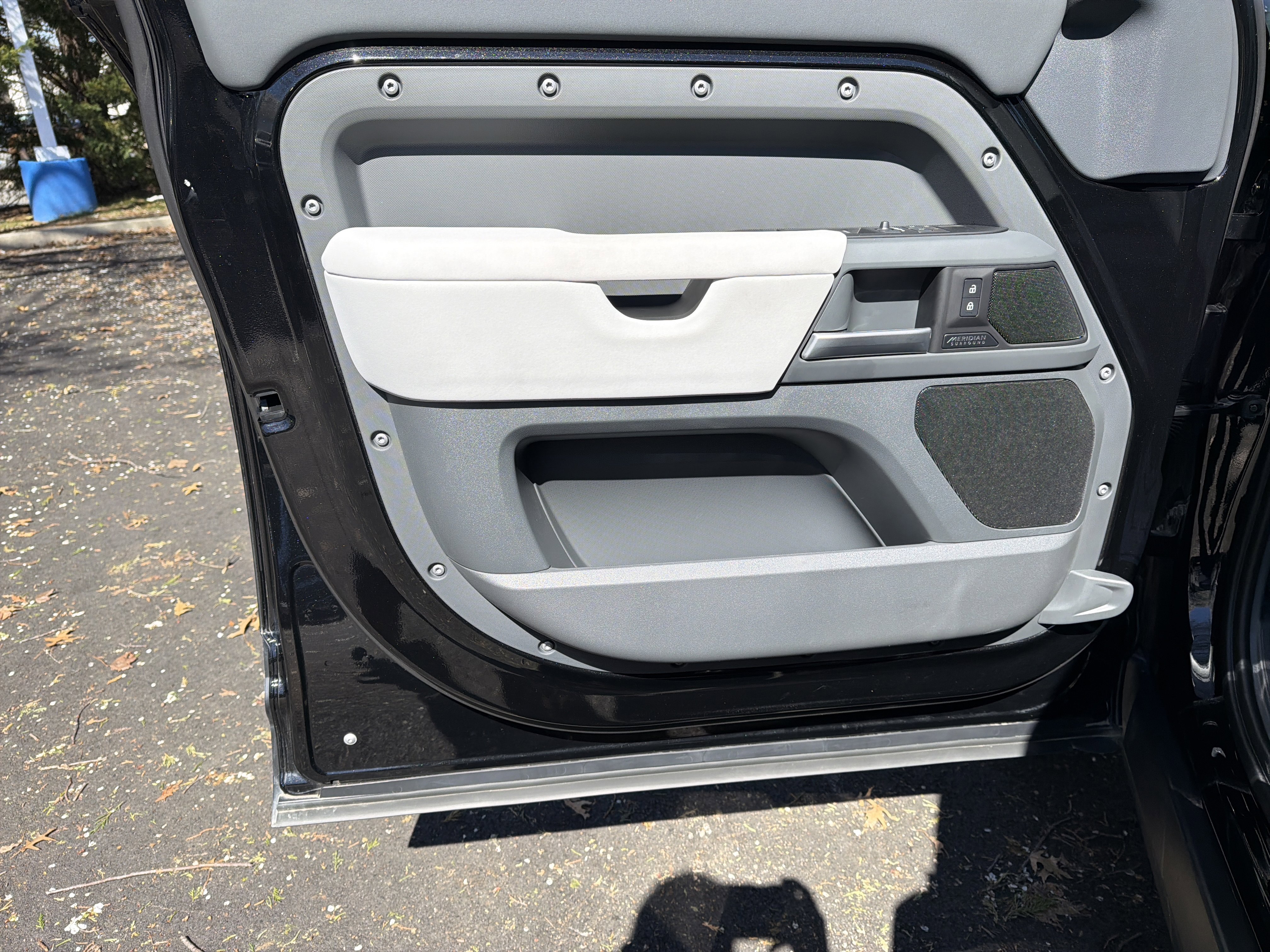 Used 2025 Land Rover Defender 130 X-Dynamic SE image 14