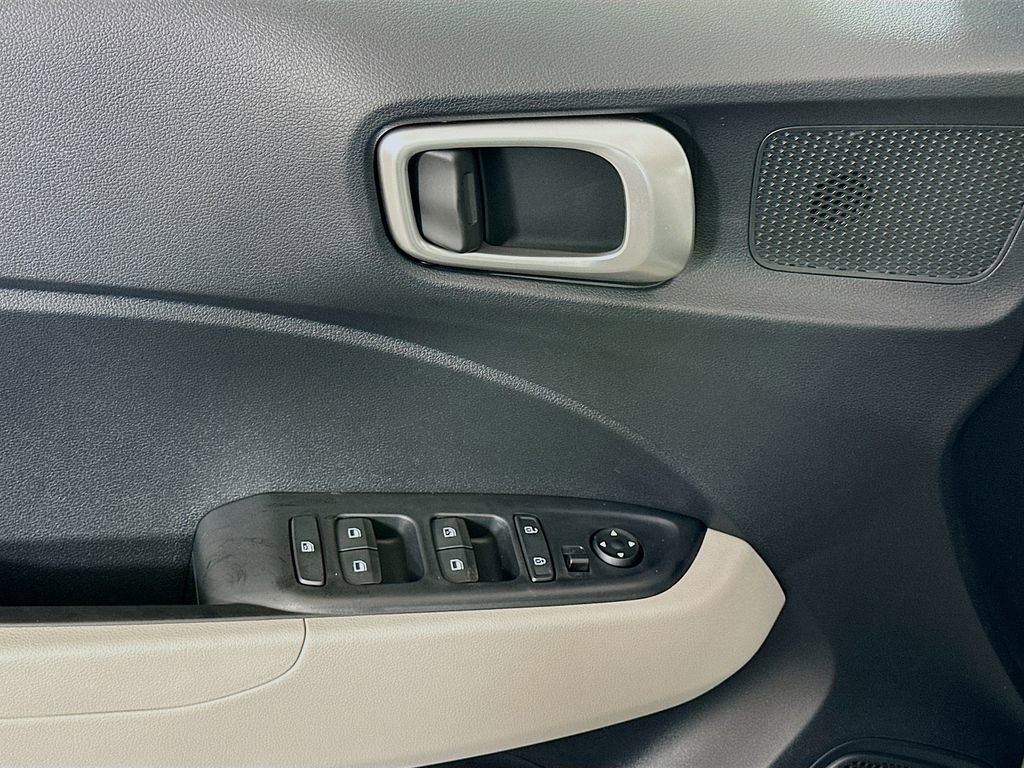 New 2026 Hyundai Venue SEL FWD image 18