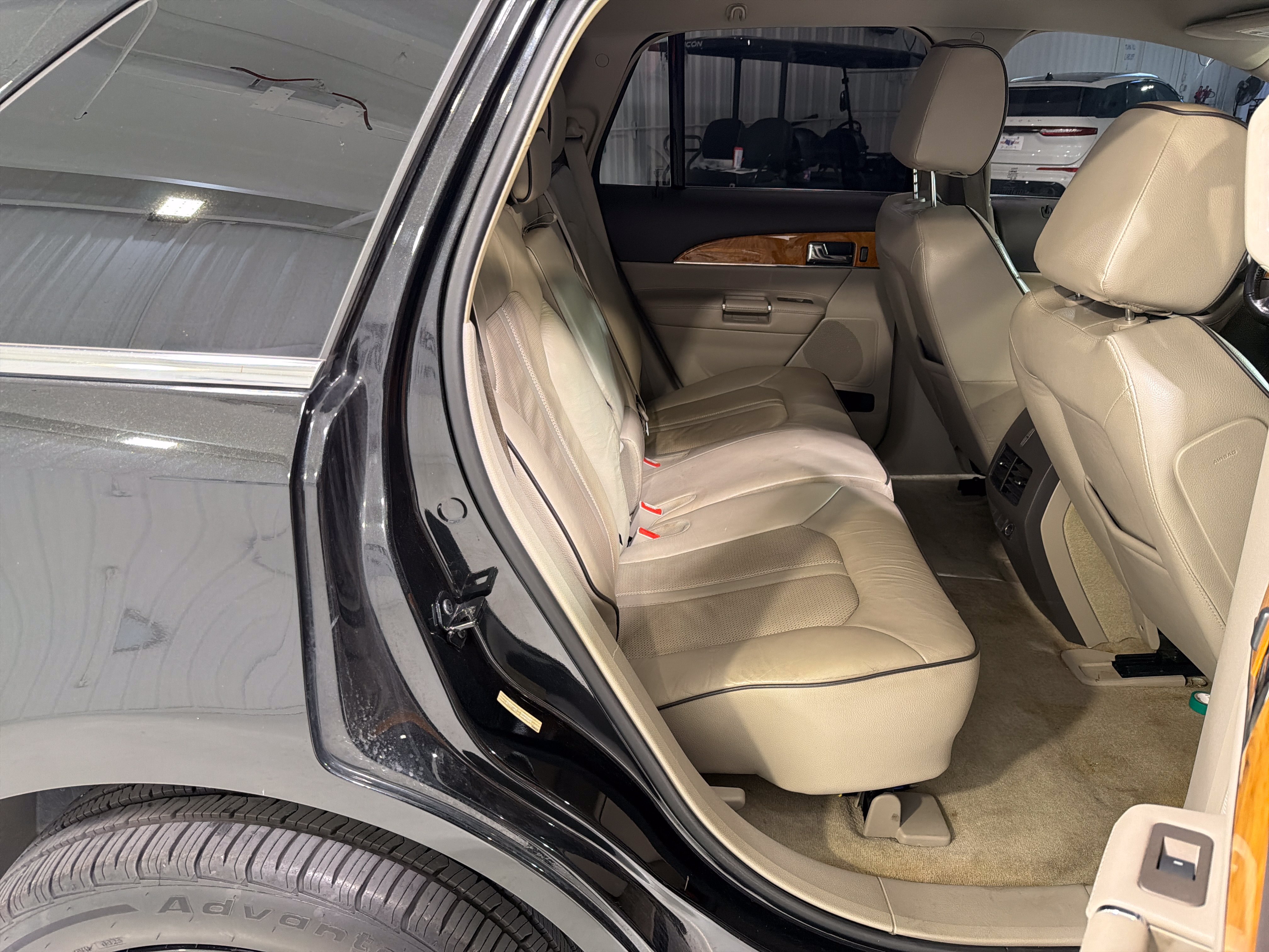 Used 2015 Lincoln MKX FWD w/ Equipment Group 101A image 12