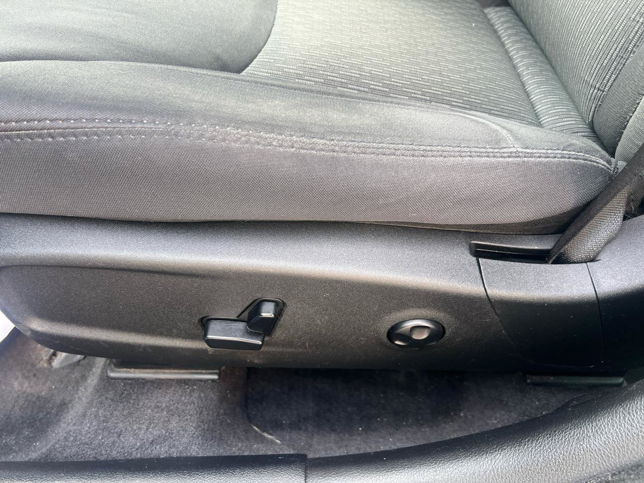 Used 2013 Chrysler 300 Touring RWD image 17