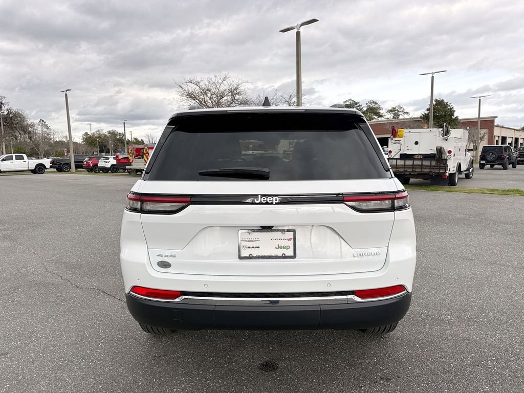 New 2026 Jeep Grand Cherokee Laredo image 4