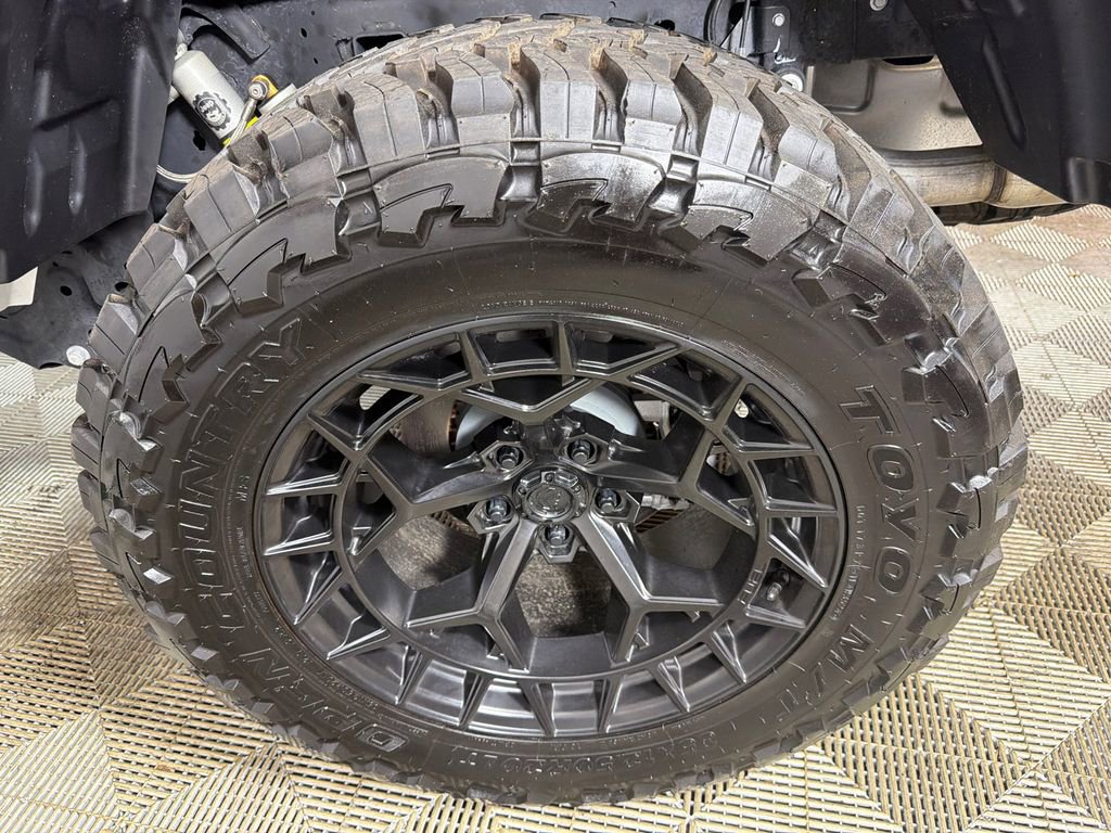 Used 2024 Jeep Gladiator Rubicon w/ Steel Bumper Group AWD/4WD image 19