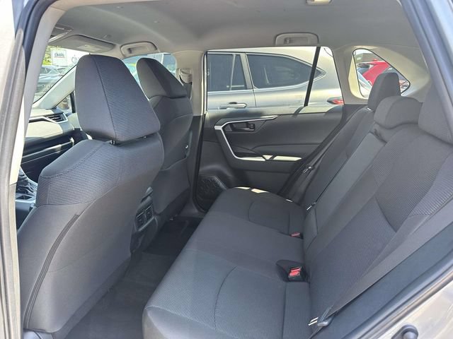 Used 2023 Toyota RAV4 LE AWD/4WD image 16