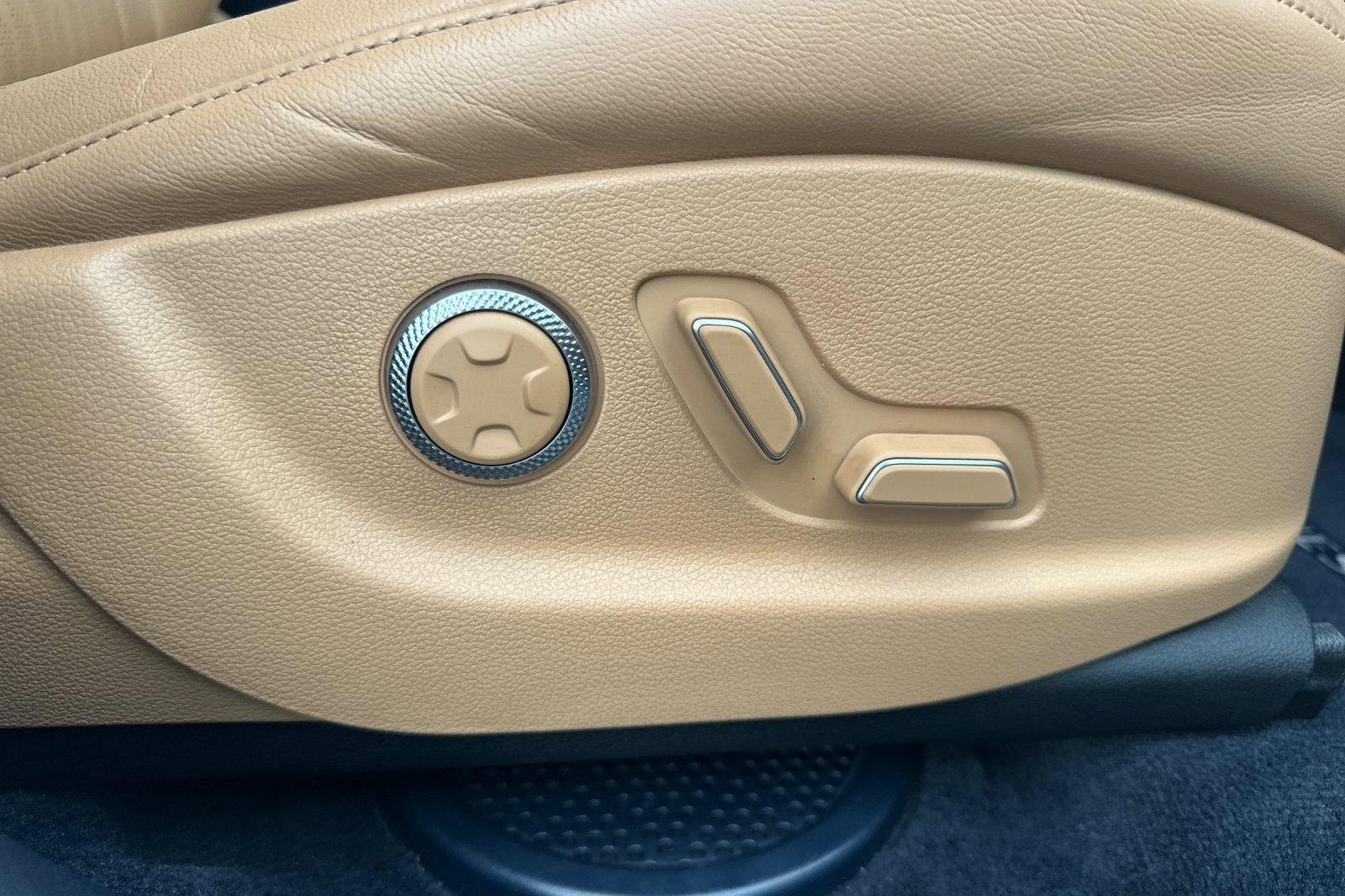 Used 2023 Genesis GV80 2.5T w/ Advanced Package image 22