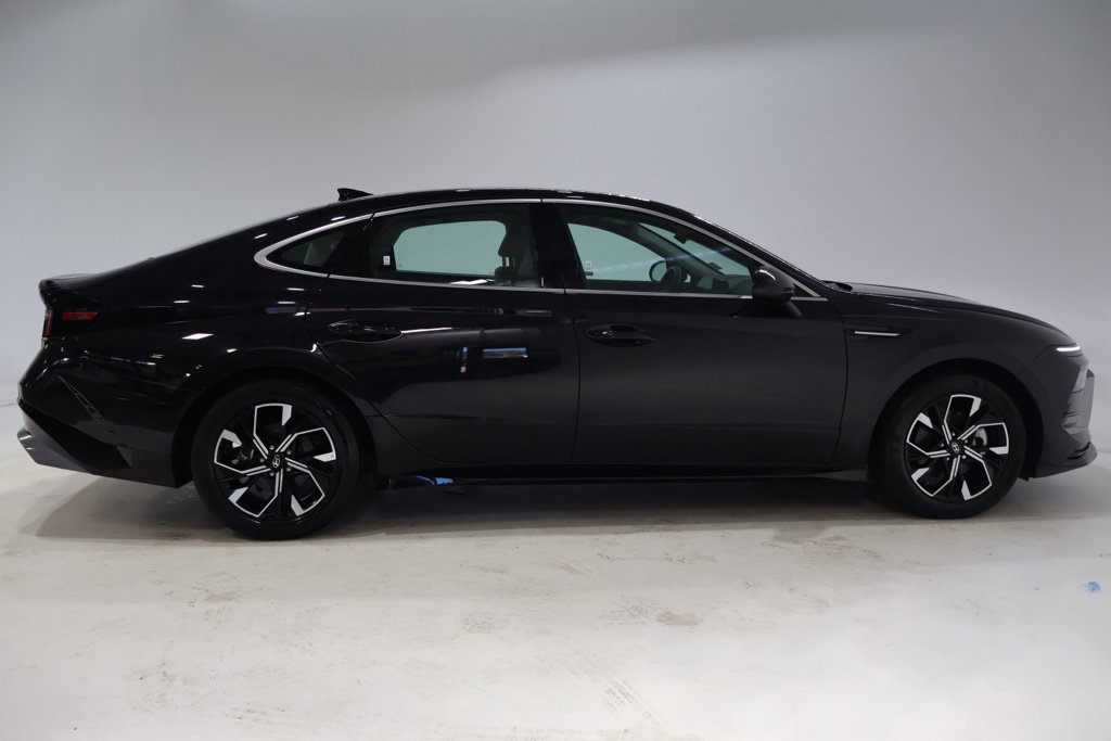 Used 2025 Hyundai Sonata SEL FWD image 8