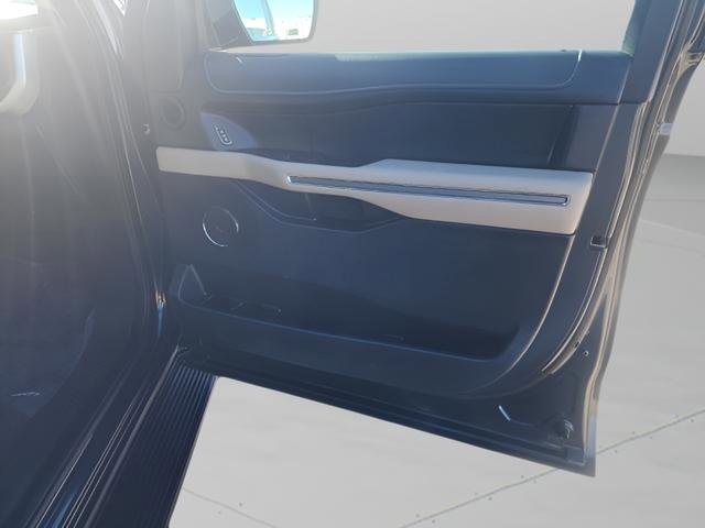 Used 2024 Ford Expedition XLT image 26