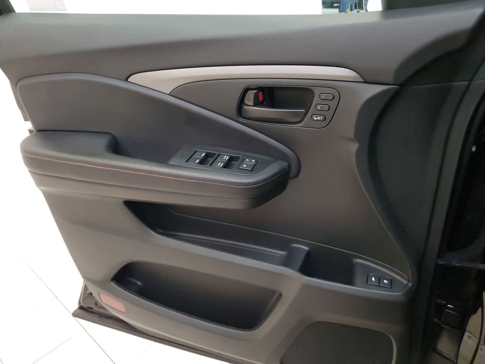 Certified 2023 Honda Passport TrailSport image 17