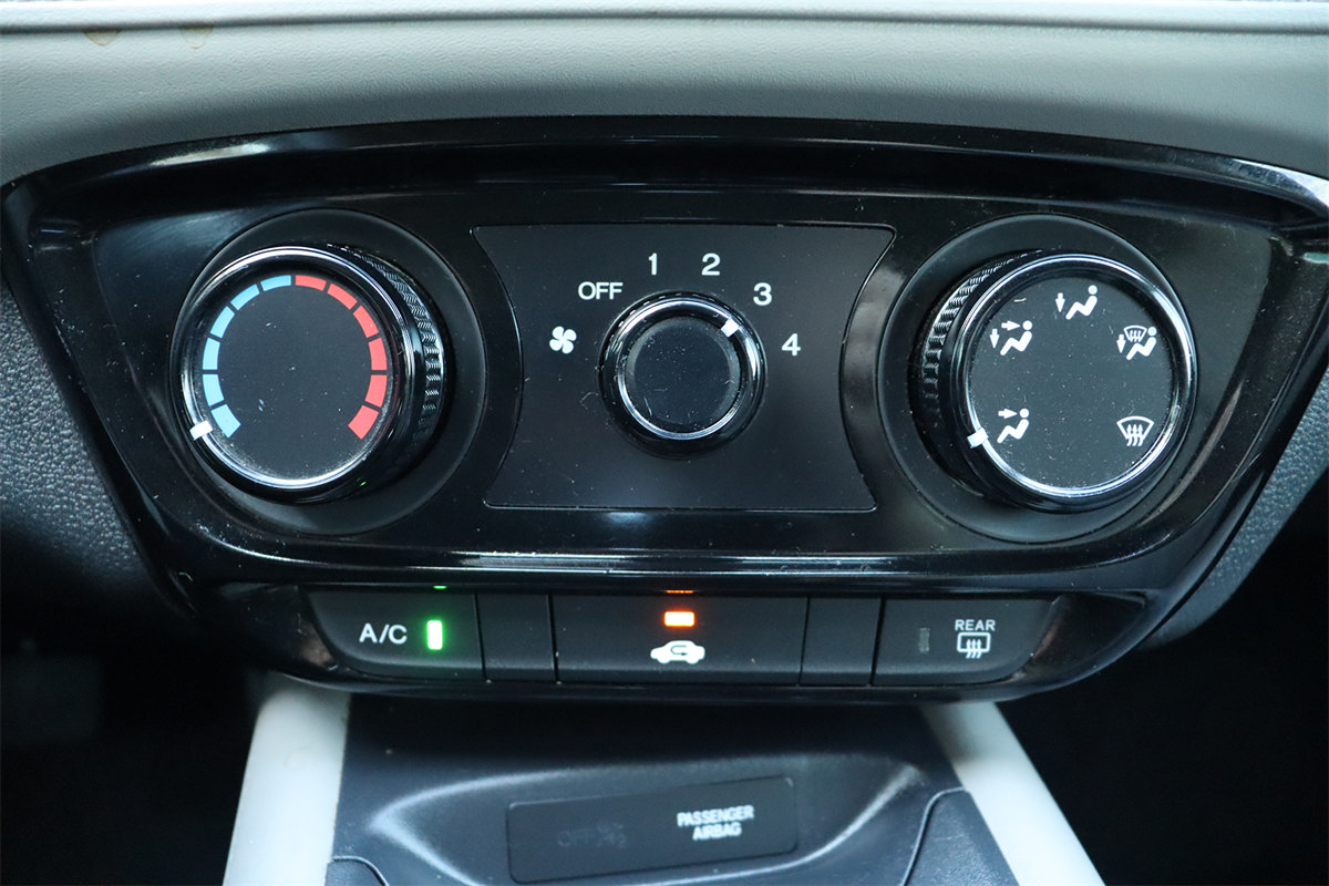 Used 2020 Honda HR-V LX image 32