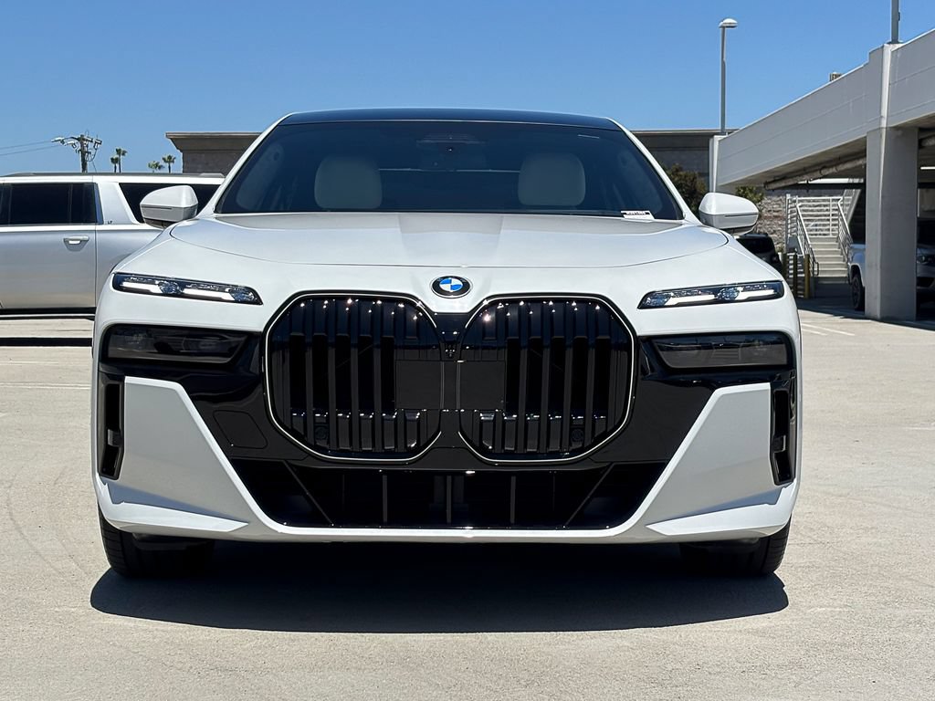 New 2026 BMW 740i w/ Executive Package RWD image 2