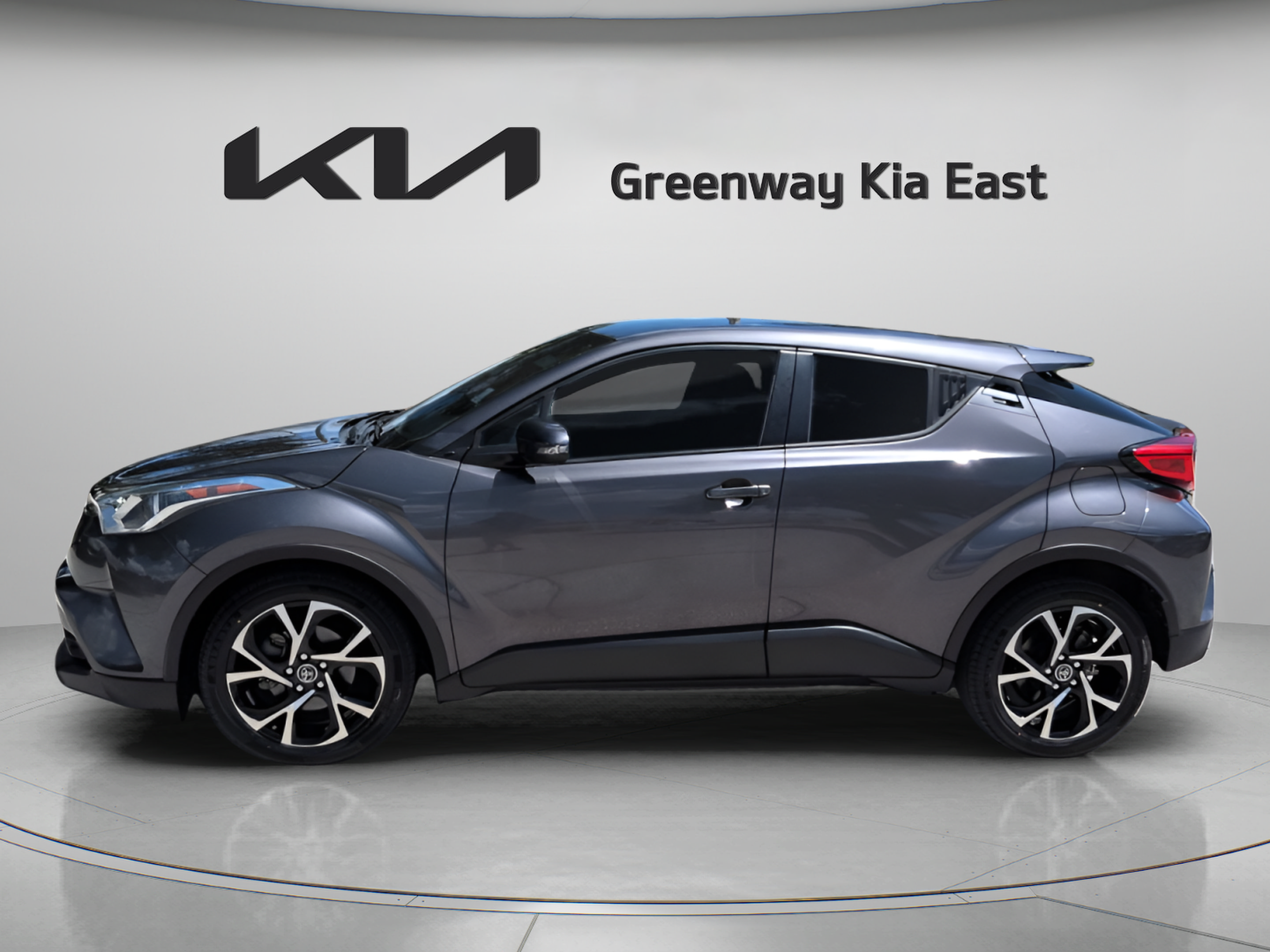 Used 2019 Toyota C-HR XLE FWD image 8