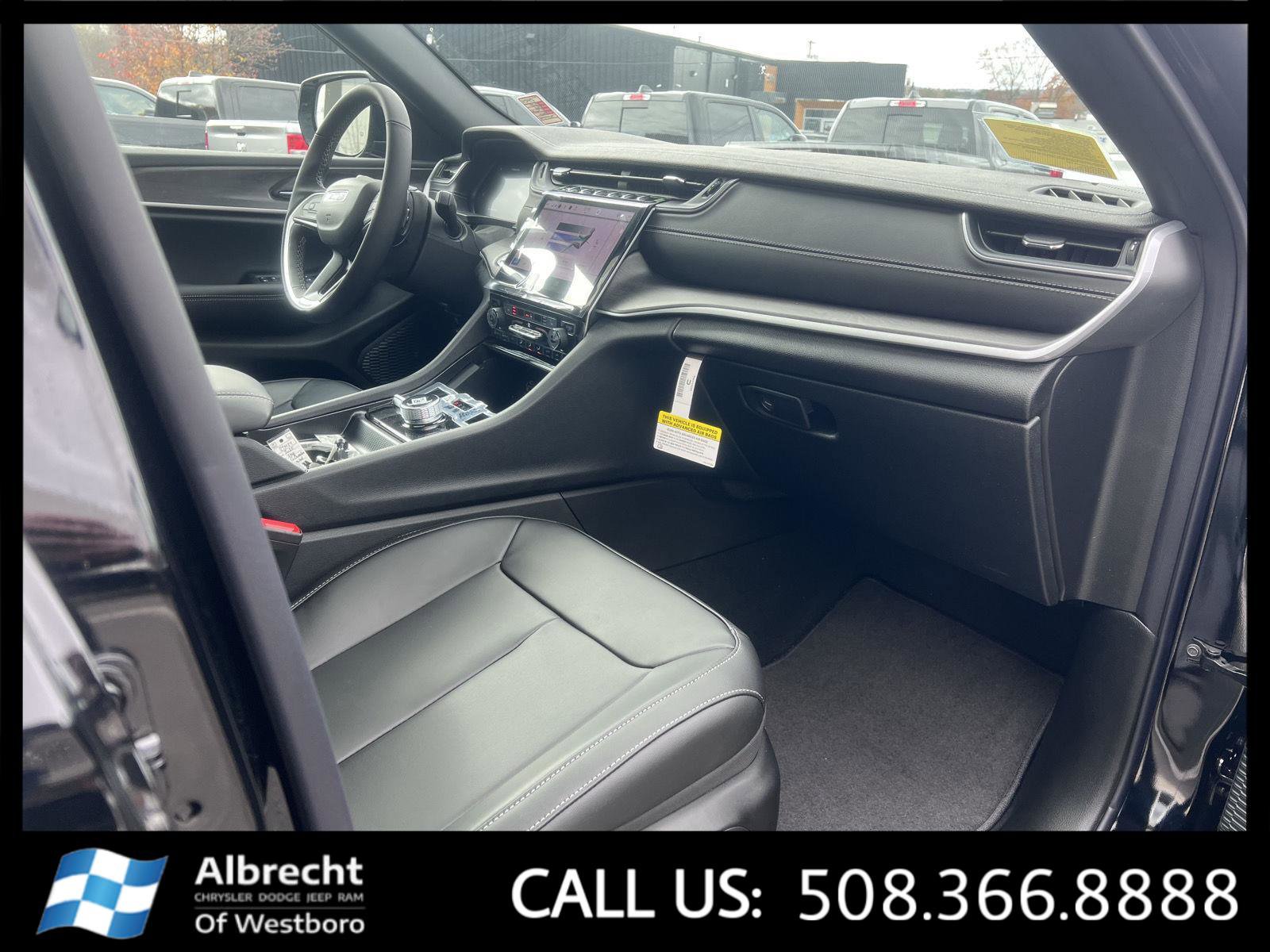 New 2025 Jeep Grand Cherokee Limited image 15