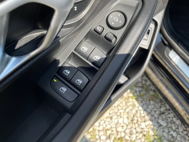 Used 2026 BMW 330i xDrive Sedan AWD/4WD image 25