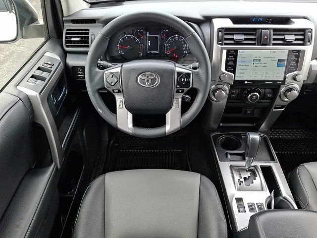 Used 2022 Toyota 4Runner SR5 Premium w/ Moonroof Package RWD image 14